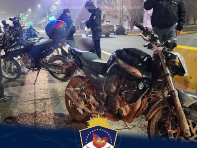 Quiso evadir un control policial por ir en una moto robada, pero no pudo huir con éxito de la cinematográfica persecución