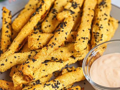 ¿Tenés una lata de garbanzos? Armate estos palitos crocantes con 3 ingredientes y lo que tengas en la alacena