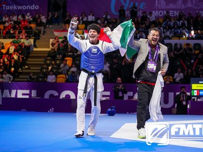 Medallistas mundiales juveniles de taekwondo ganan sin apoyo gubernamental
