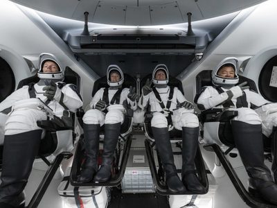 Informe de la NASA asegura que la nave Crew Dragon se encontró con un ovni