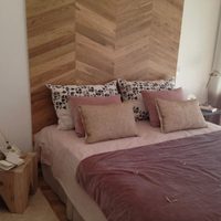 Dormís entre energías invisibles: por qué el exceso de almohadones puede alterar el flujo según el Feng Shui