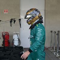 En una carrera complicada: Fernando Alonso solicitó un coche médico