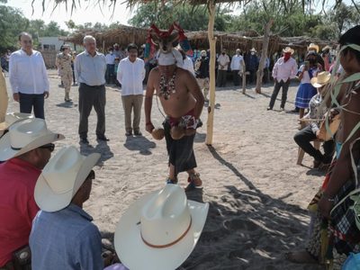 Nunca más el Estado debe permitir la marginación, abuso e injusticias contra el pueblo yaqui: AMLO
