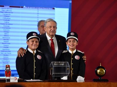 Festival cultural, homenaje a Celso Piña y convivio con aguas frescas, parte de los festejos patrios de AMLO
