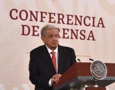 Karla Quintana quería responsabilizar al actual gobierno de la mayoría de los desaparecidos: AMLO