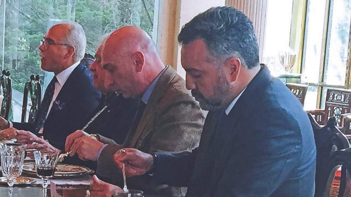 De derecha a izquierda, el juez Flores, el representante Leardo, el arquitecto Reyero y el empresario Brunetti