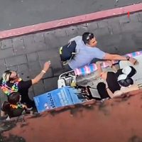 Denuncian ataque a persona LGBT+ en caravana Pride Morelos (Video)
