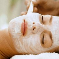 Con ingredientes que tenés en tu cocina: prepará esta poderosa mascarilla para rejuvenecer e hidratar tu piel