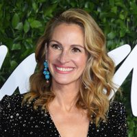 Con vestido y todo: Julia Roberts celebró de una manera muy distinta la gala Met