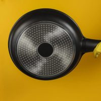 El truco exprés para mantener tus sartenes sin olor usando 2 productos que seguro tenés en tu alacena