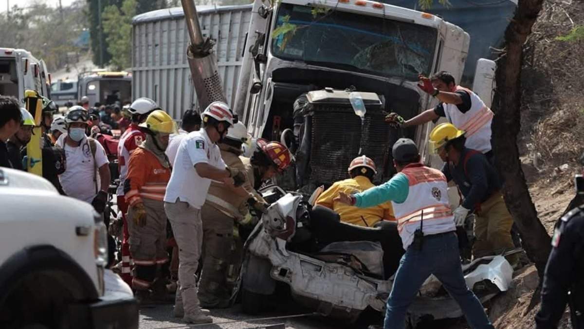 El tráiler que participó en el accidente