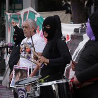 Miles de mujeres marchan sin violencia rumbo al Zócalo en el 25N
