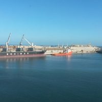 Un buque con cientos de toneladas de diésel se hundió frente a Túnez: temen un desastre ambiental