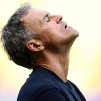 "Será operado": PSG confirmó el difícil momento que atraviesa Luis Enrique