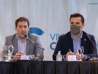 Darío Martínez viajó a Chubut y se reunió con intendentes y empresarios