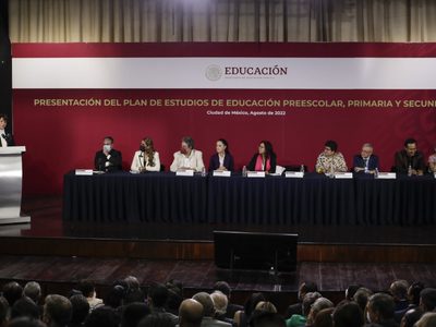 Se investigará al juez y a quienes promueven amparos contra nuevos planes de estudio: AMLO