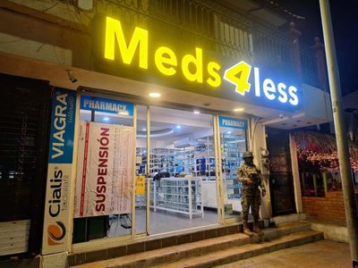Decomisan casi 11 mil medicamentos y sancionan a 37 farmacias de BCS