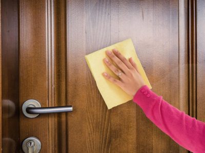 La receta de la abuela para devolverle el brillo a tus puertas de madera con solo 2 ingredientes