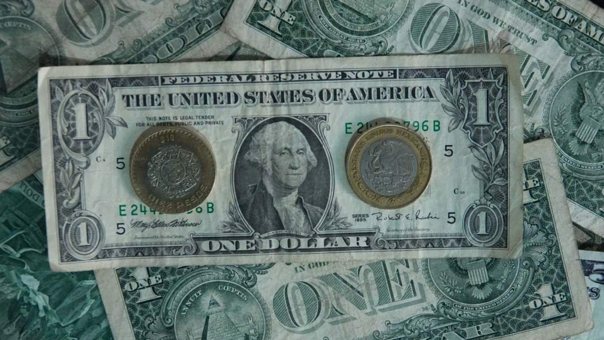 El peso se depreció ante el dólar
