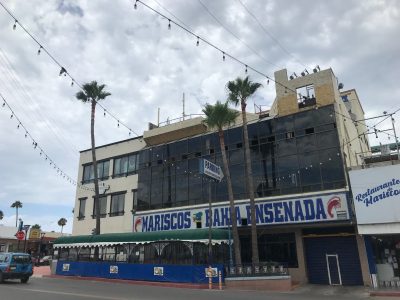 Comando roba casa y negocio de familia restaurantera en Ensenada; se llevan 210 mil dólares