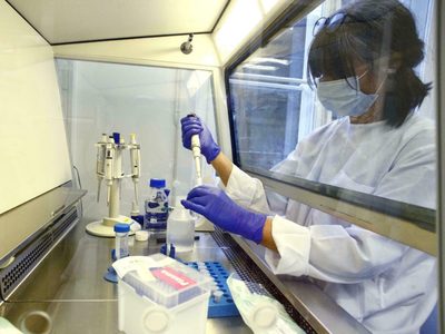 Este país de Sudamérica desarrolla una vacuna para las variantes del coronavirus Delta y Gamma