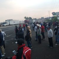 Pobladores de Coronango cierran por siete horas la autopista México-Puebla