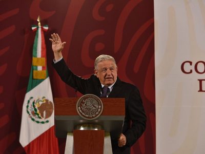Priistas niegan a Lázaro Cárdenas y a Adolfo López Mateos al rechazar reforma eléctrica: AMLO