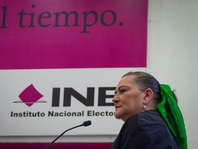 INE adopta medidas cautelares para "inhibir" el reparto de acordeones en elección judicial
