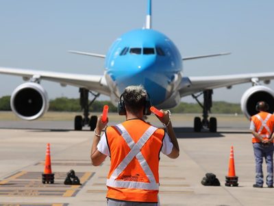 El Gobierno llegó a un acuerdo con los controladores aéreos y se levantó el paro