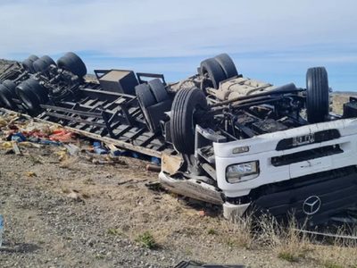 Murió un camionero tras un choque y vuelco en la ruta 237