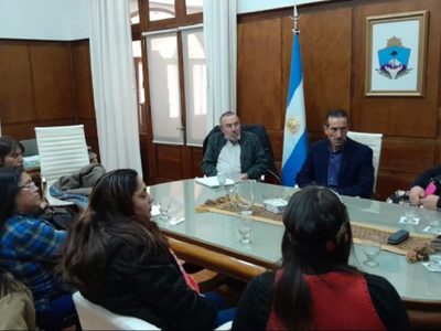 El ministro Tobares se comprometió con la comunidad Paicil Antriao a que no habrá desalojos