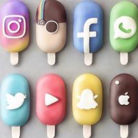 Los coloridos postres veganos de un joven limeño