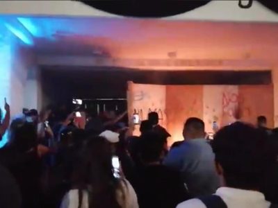 Con disparos, policía y GN dispersan protesta por feminicidios en Cancún