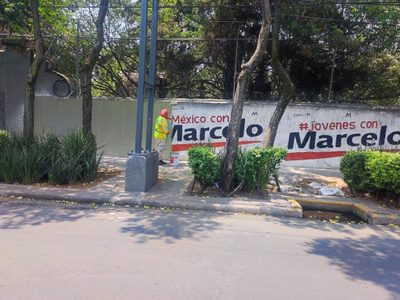 Promotores de Ebrard acusan al Gobierno de la CDMX de borrar pintas a favor del canciller