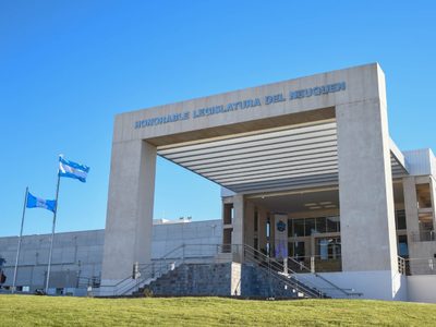 El proyecto de la carrera sanitaria no será debatido en la Legislatura durante diciembre