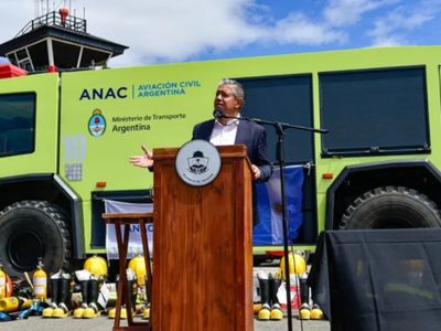Figueroa anunció obras en el aeropuerto de Chapelco y criticó fuertemente la infraestructura turística actual: "es una vergüenza"