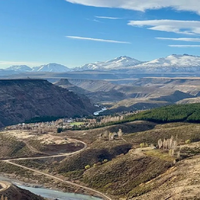 Alto Neuquén: el pueblo patagónico donde nace una ciudad y ahora suma un increíble laberinto