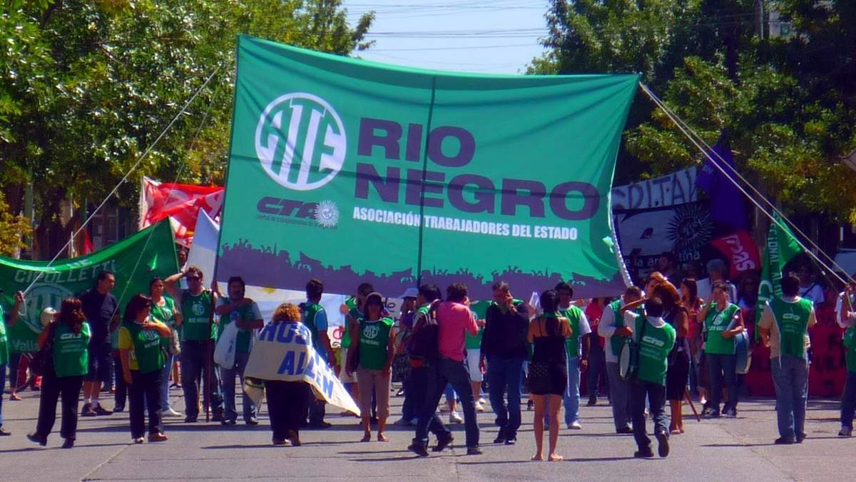 Marcha de la ATE Río Negro. Fuente: (Twitter)
