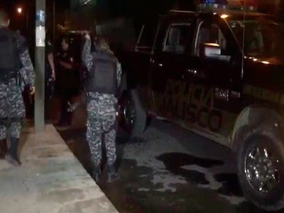 Un agresor muerto y dos policías heridos, el saldo de una balacera en Jalisco