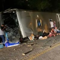 Choque de autobús en el noreste de Brasil deja 15 muertos