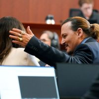 Johnny Depp estrena romance con su abogada; ¿será Camille?