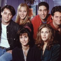 "¡No la libraron!" Friends queda en manos del coronavirus y ¡sufre consecuencias!