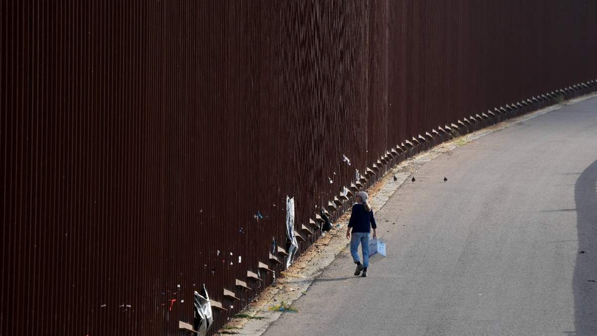Muro fronterizo en San Diego