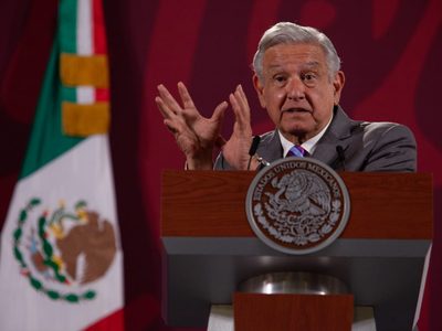 AMLO: Caso de Mexicana en el AICM es herencia de la política neoliberal y buscamos cómo ayudar