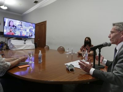 Educación energética: la provincia de Chubut firmó un acuerdo de colaboración con la Fundación YPF