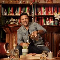 Óscar de la Hoya es demandado por agredir sexualmente a exempleada de Casa México