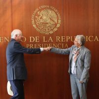 Ken Salazar se reúne en el Senado con Sánchez Cordero y Monreal Ávila