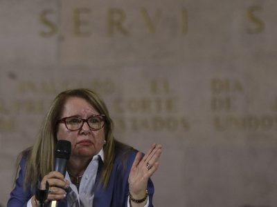 Ministra Loretta Ortiz niega al INAI sesionar con cuatro comisionados