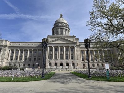 Los legisladores republicanos de Kentucky votan para proteger la terapia de conversión