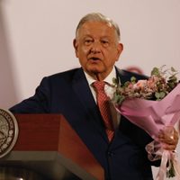 “Felicidades a todas las mamás de nuestro país”: AMLO festeja con mariachis el Día de las Madres